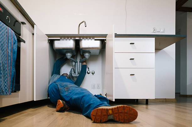 Professional Leak Detection technician working in Essington, PA